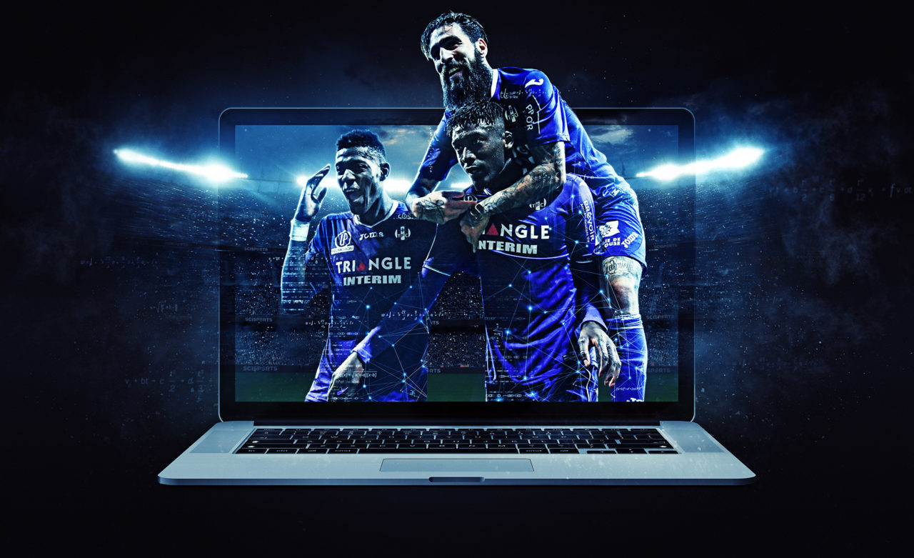 Visualisation of FC Toulouse players in front of a laptop and a stadium in the background